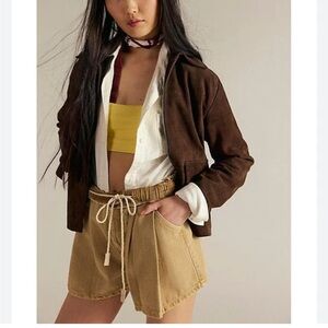 Free People Clark pleated khaki shorts size M NWT